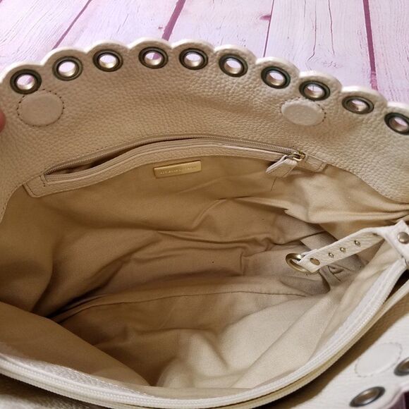 Adrienne Vittadini cream purse - Picture 6 of 7